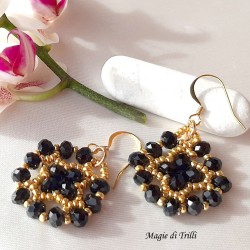 Orecchini donna handemade con cristalli neri  e rocailles dorate