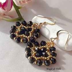Orecchini donna handemade con cristalli neri  e rocailles dorate
