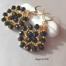 Orecchini donna handemade con cristalli neri  e rocailles dorate
