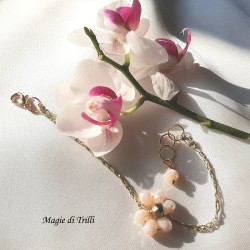 Braccialetto fiore di cristalli intrecciati con filo per gioielli