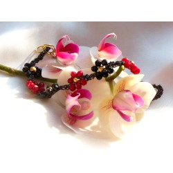 Braccialetto donna con fiori di cristalli neri e rossi intrecciati con filo per gioielli