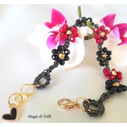 Braccialetto donna con fiori di cristalli neri e rossi intrecciati