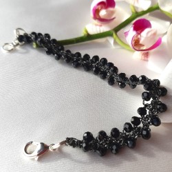 Braccialetto donna con cristalli neri intrecciati con filo per gioielli
