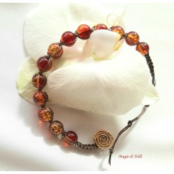 Bracciale shamballa regolabile rosso - oro, chiusura a bottone, perle vetro crackle